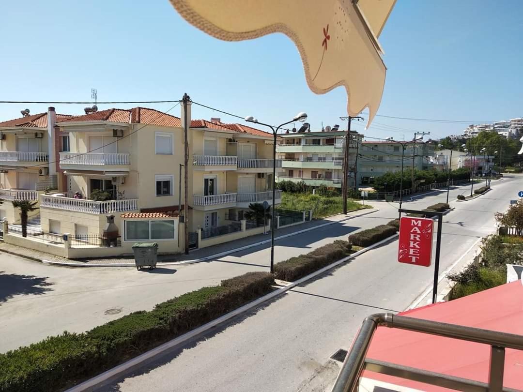 Myrsini'S Sea View Apartment Néa Péramos Exteriör bild