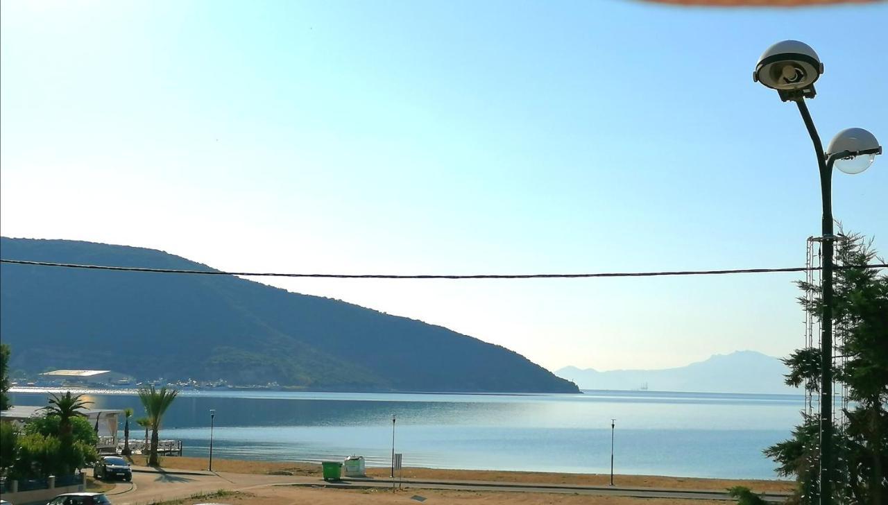 Myrsini'S Sea View Apartment Néa Péramos Exteriör bild