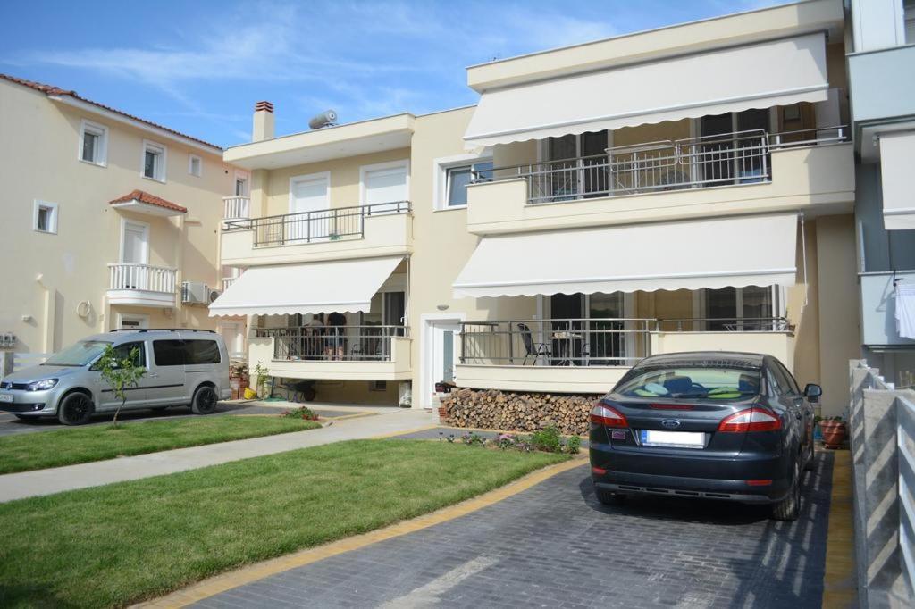 Myrsini'S Sea View Apartment Néa Péramos Exteriör bild
