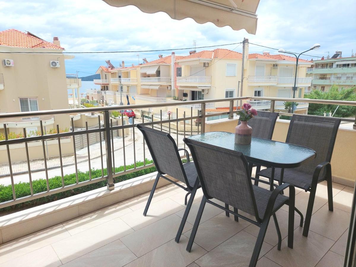 Myrsini'S Sea View Apartment Néa Péramos Exteriör bild