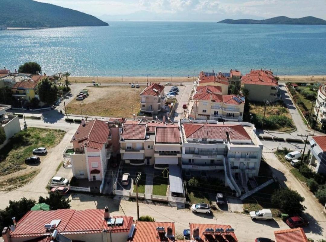 Myrsini'S Sea View Apartment Néa Péramos Exteriör bild